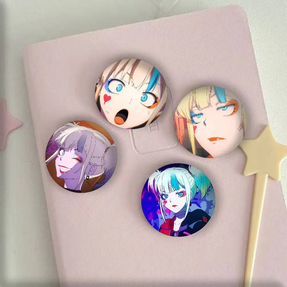 Broche Redondo de Anime e Dese - Anime Harley Quinn Cosplay avaliação e preço